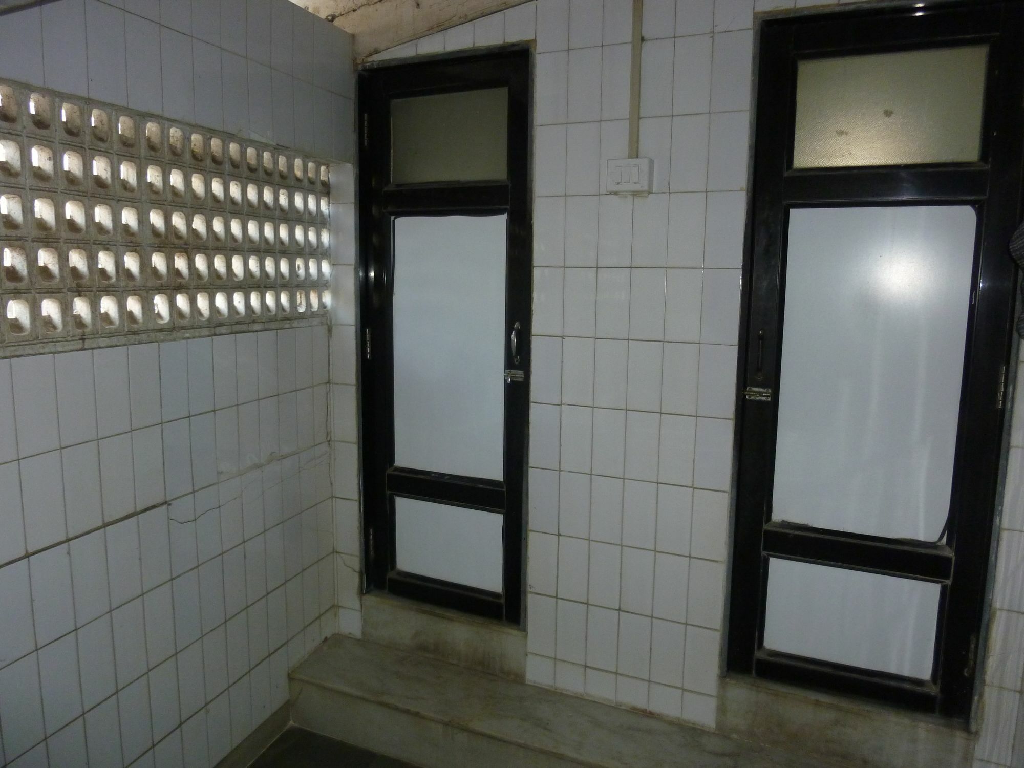 Yadgar Guest House Мумбай Екстериор снимка